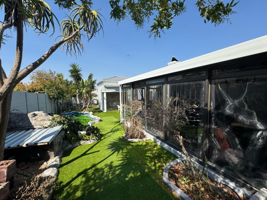 To Let 3 Bedroom Property for Rent in West Beach Western Cape